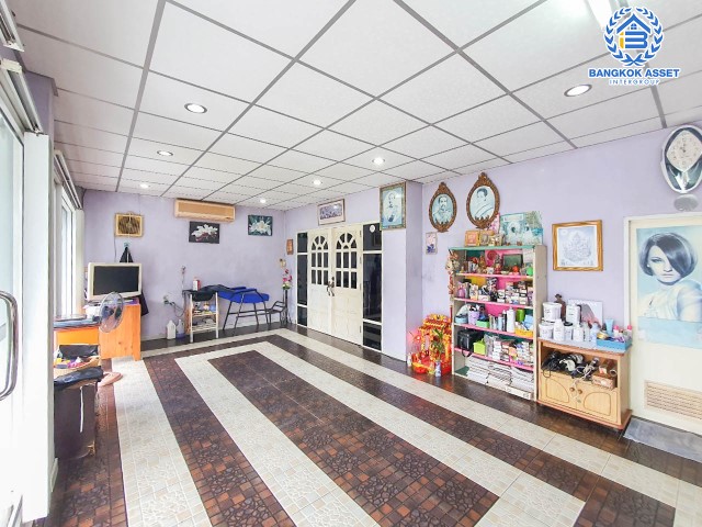 *****ทาวน์เฮ้าส์มือสอง ย่านบางแค ม.เศรษฐกิจ พุทธมณฑลสาย3 เนื้อที่กว้าง 28 ตร.ว. ฟังก์ชัน 3 ห้องนอน 2 ห้องน้ำ ภายในสภาพสวย กว้างขวางพื้นที่ใช้สอยเยอะ ตั้งบนทำเลแห่งการเดินทาง ใกล้ส่วนต่อขยายรถไฟฟ้าสายสีน้ำเงิน "สถานีหลักสอง" และทางด่วน "ศรีรัช" จองเลย!